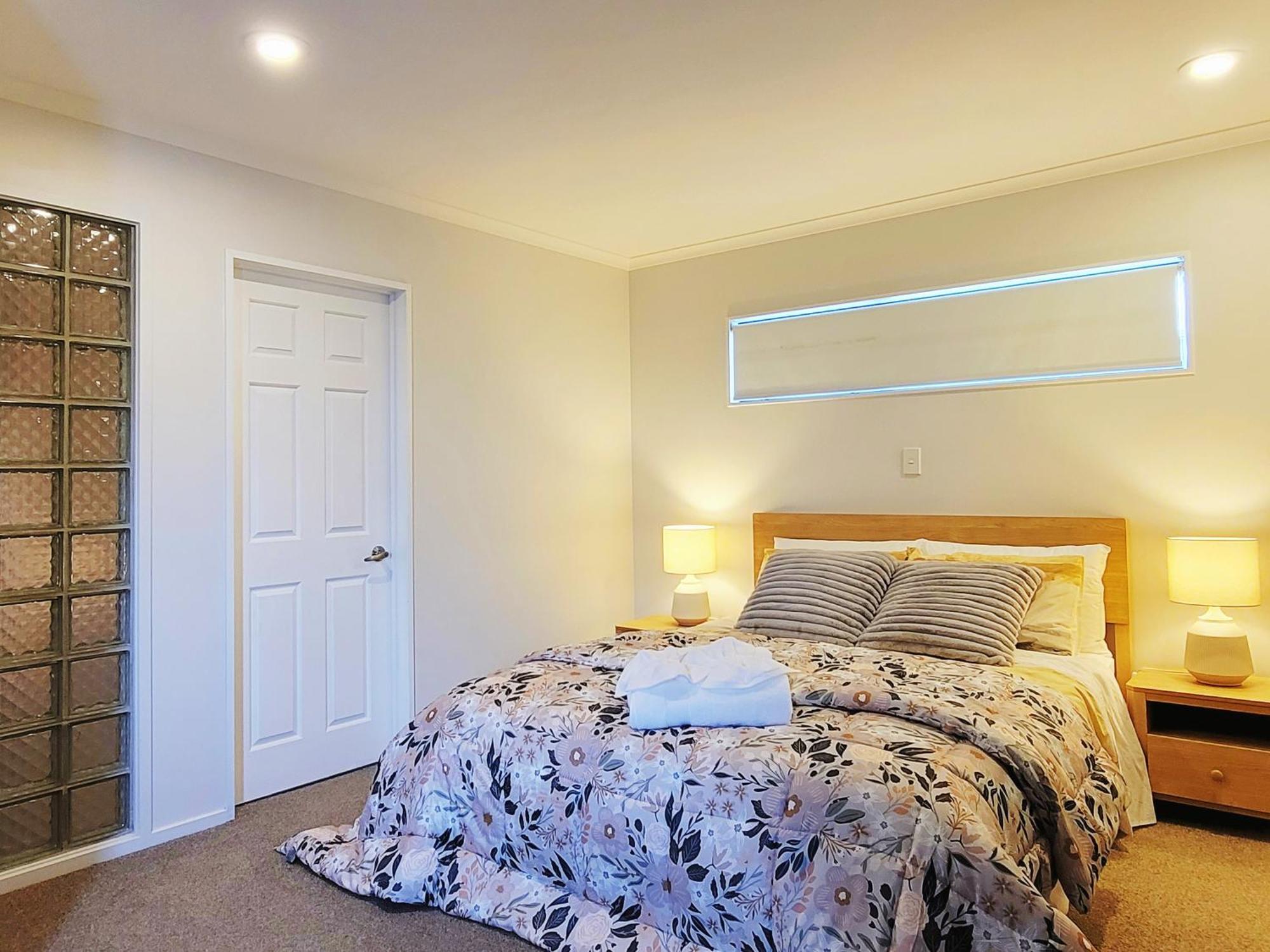 Sea View 5 Bedroom Holiday House Whangaparaoa Bagian luar foto