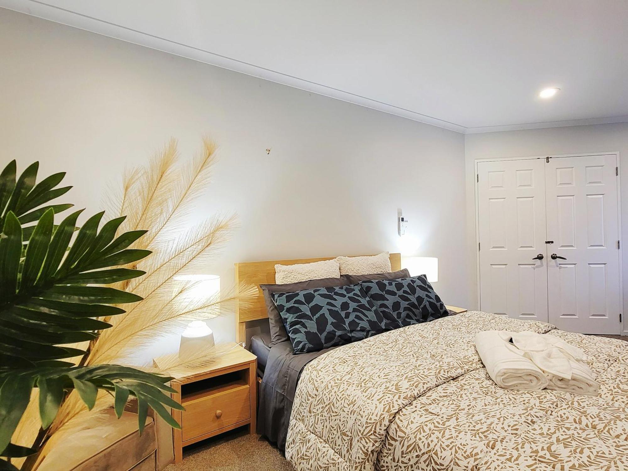 Sea View 5 Bedroom Holiday House Whangaparaoa Bagian luar foto