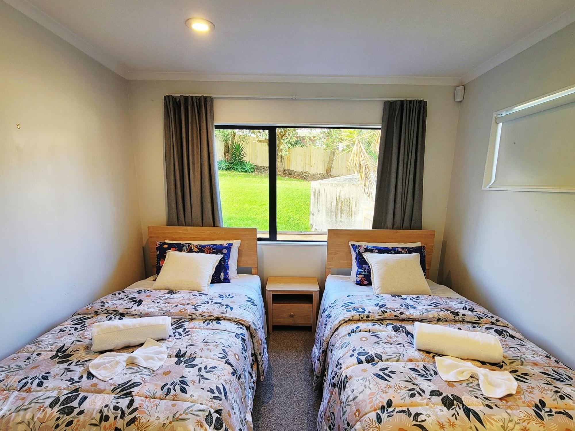 Sea View 5 Bedroom Holiday House Whangaparaoa Bagian luar foto