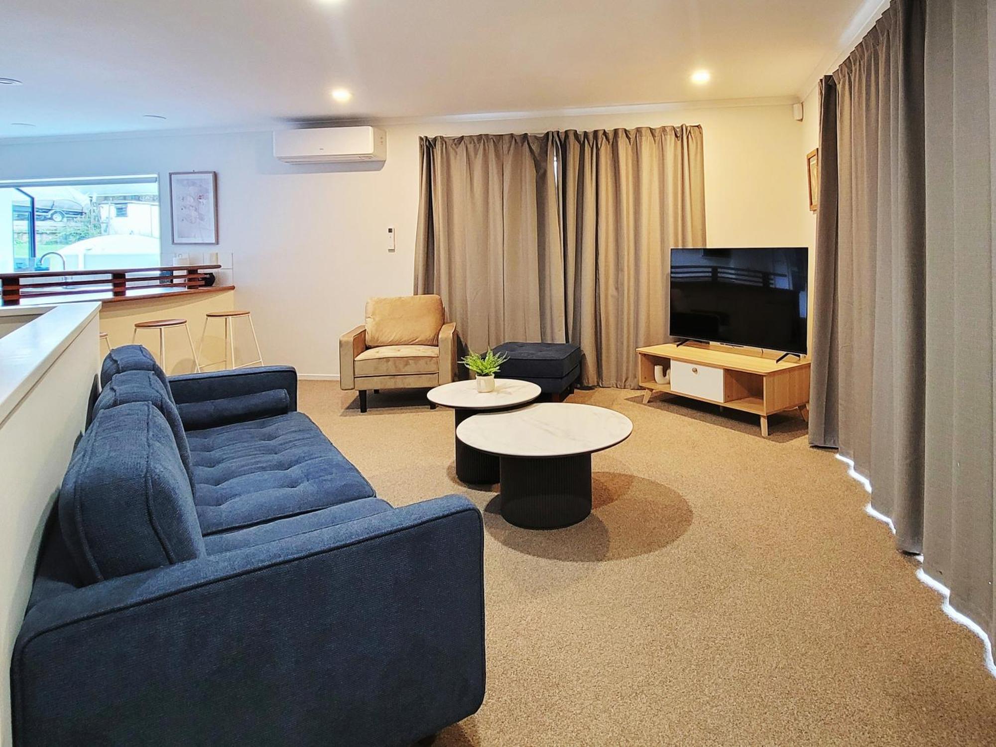 Sea View 5 Bedroom Holiday House Whangaparaoa Bagian luar foto