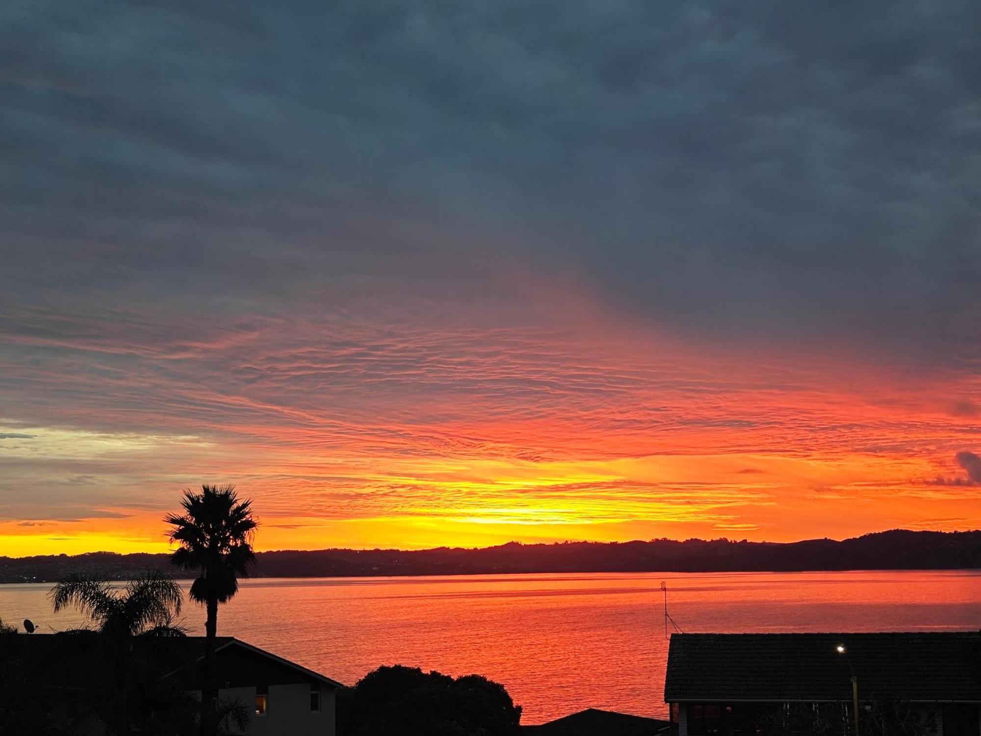 Sea View 5 Bedroom Holiday House Whangaparaoa Bagian luar foto